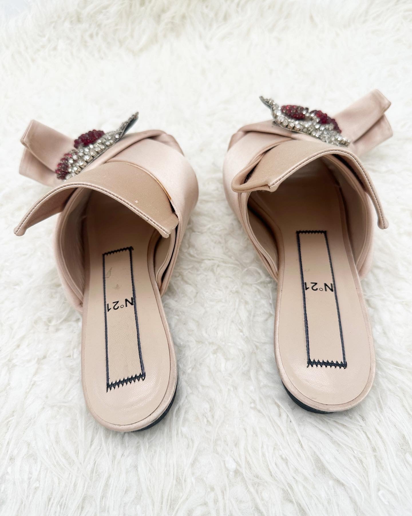 Numero Ventuno N21 Satin Knot Slides